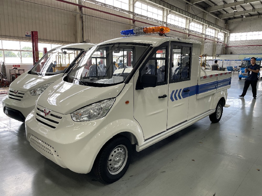 五菱皮卡午夜福利视频免费巡逻车